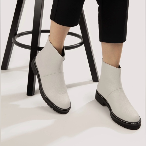 MATT & NATT - MIRRA WOMEN'S VEGAN COMBAT BOOTS - SIZE 37 EURO - Picture 1 of 6